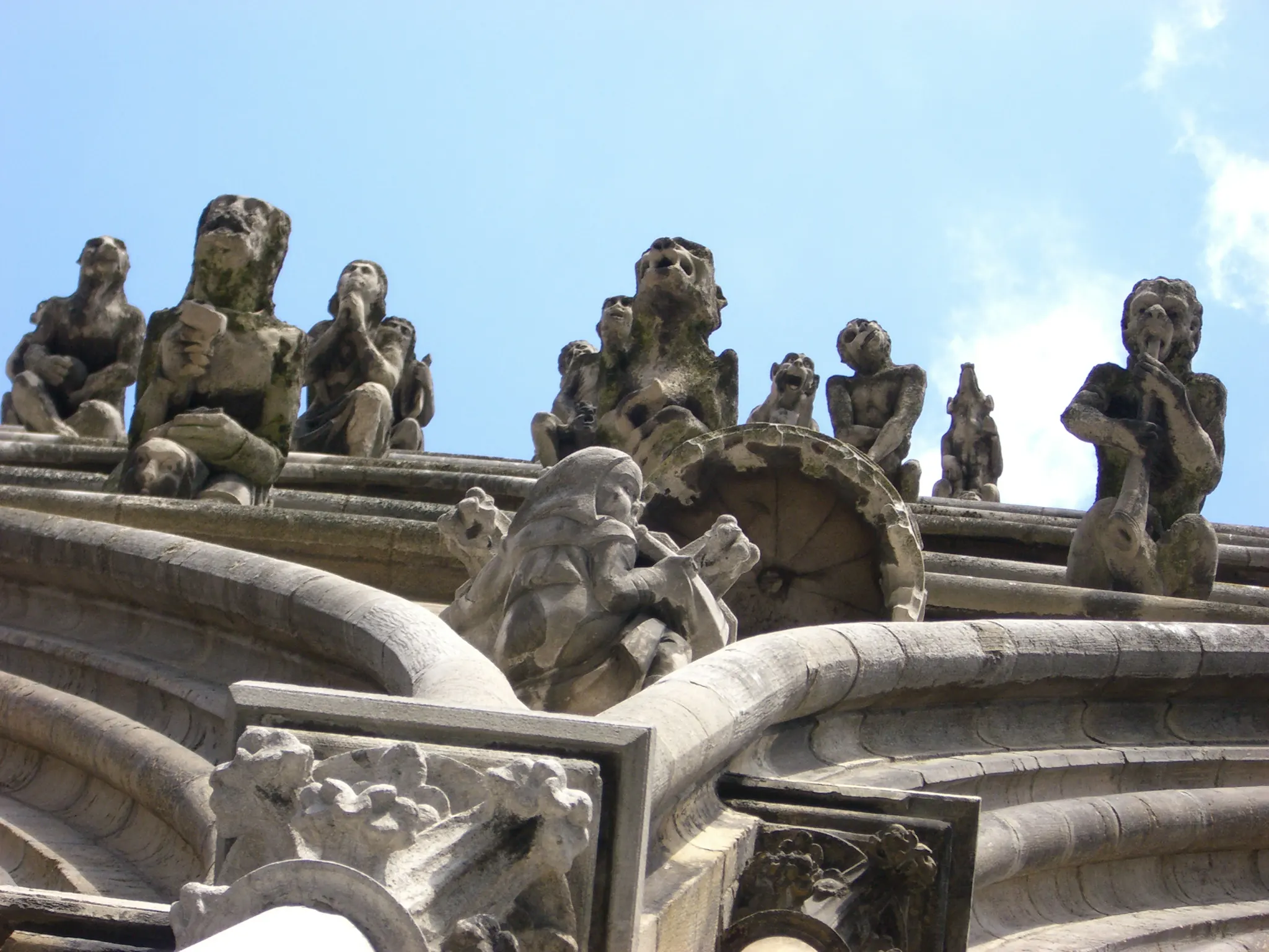 2006 Jun - Prominent gargoyles stone carving at Church of Notre-Dame of Dijon - Dijon